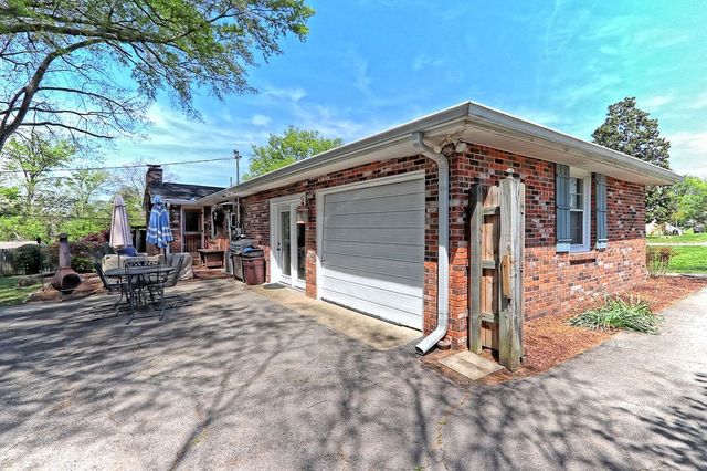 1008 Rolling Fields Cir, Columbia, TN 38401