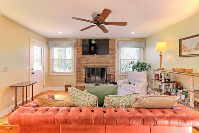 1008 Rolling Fields Cir, Columbia, TN 38401