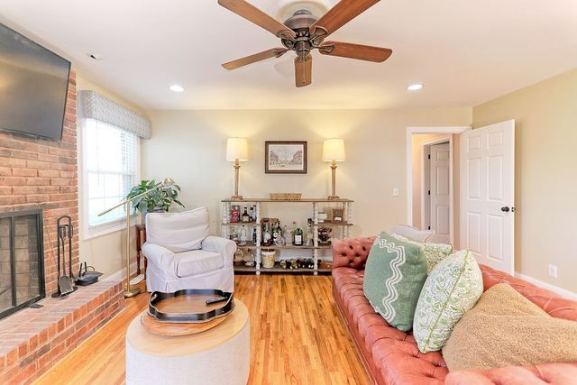 1008 Rolling Fields Cir, Columbia, TN 38401