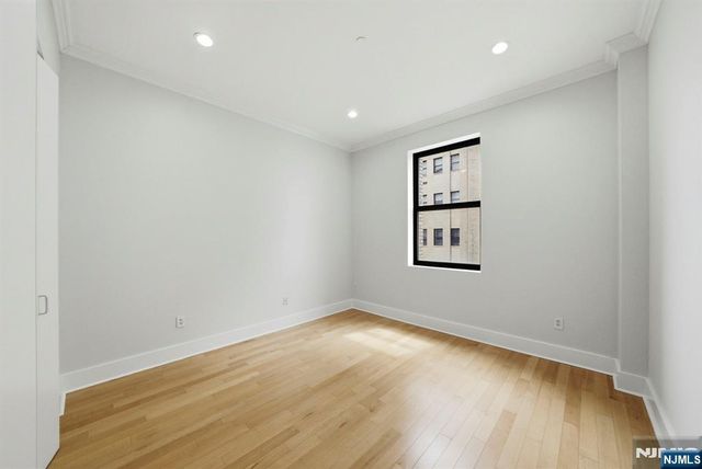 4 Beacon Way 1404, Jersey City, NJ 07304