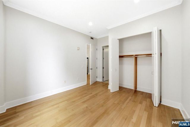 4 Beacon Way 1404, Jersey City, NJ 07304