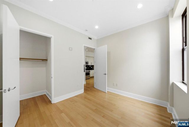 4 Beacon Way 1404, Jersey City, NJ 07304