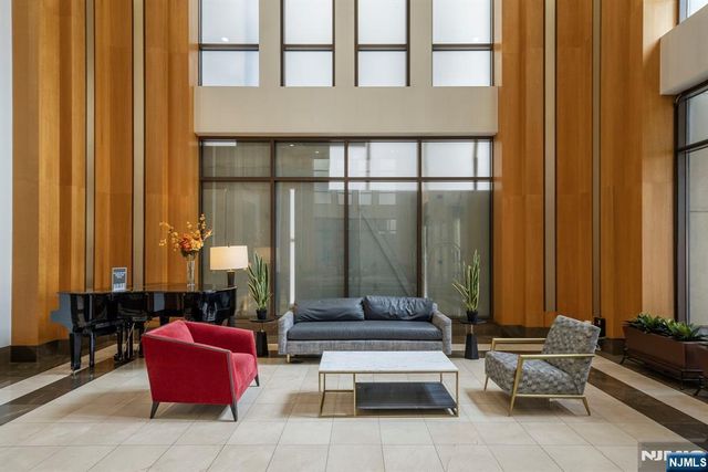 4 Beacon Way 1404, Jersey City, NJ 07304