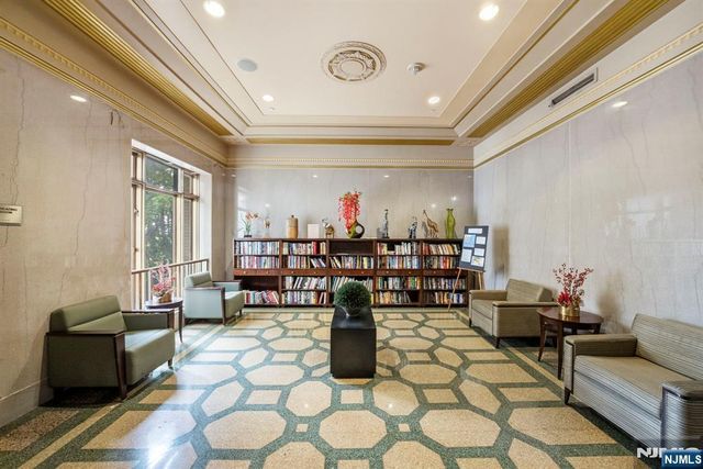 4 Beacon Way 1404, Jersey City, NJ 07304