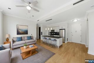 4 Beacon Way 1404, Jersey City, NJ 07304