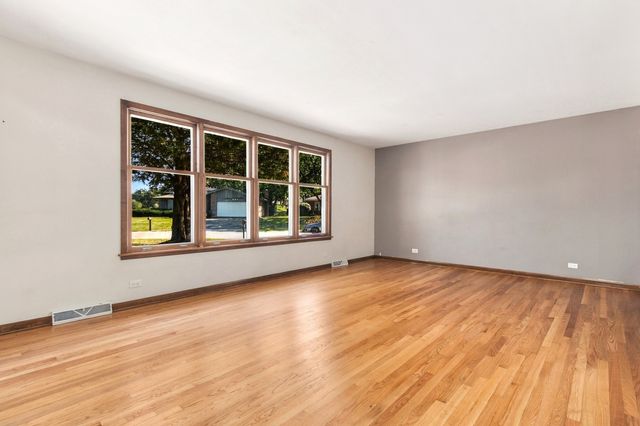 640 N Locust Street, Frankfort, IL 60423