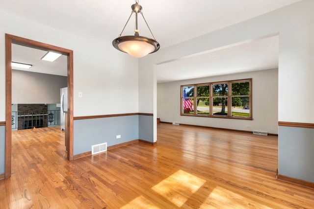 640 N Locust Street, Frankfort, IL 60423