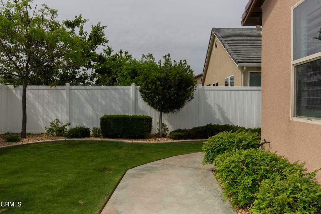 Image 27 of property listing at 14109 Harborough Drive, Bakersfield, CA 93311