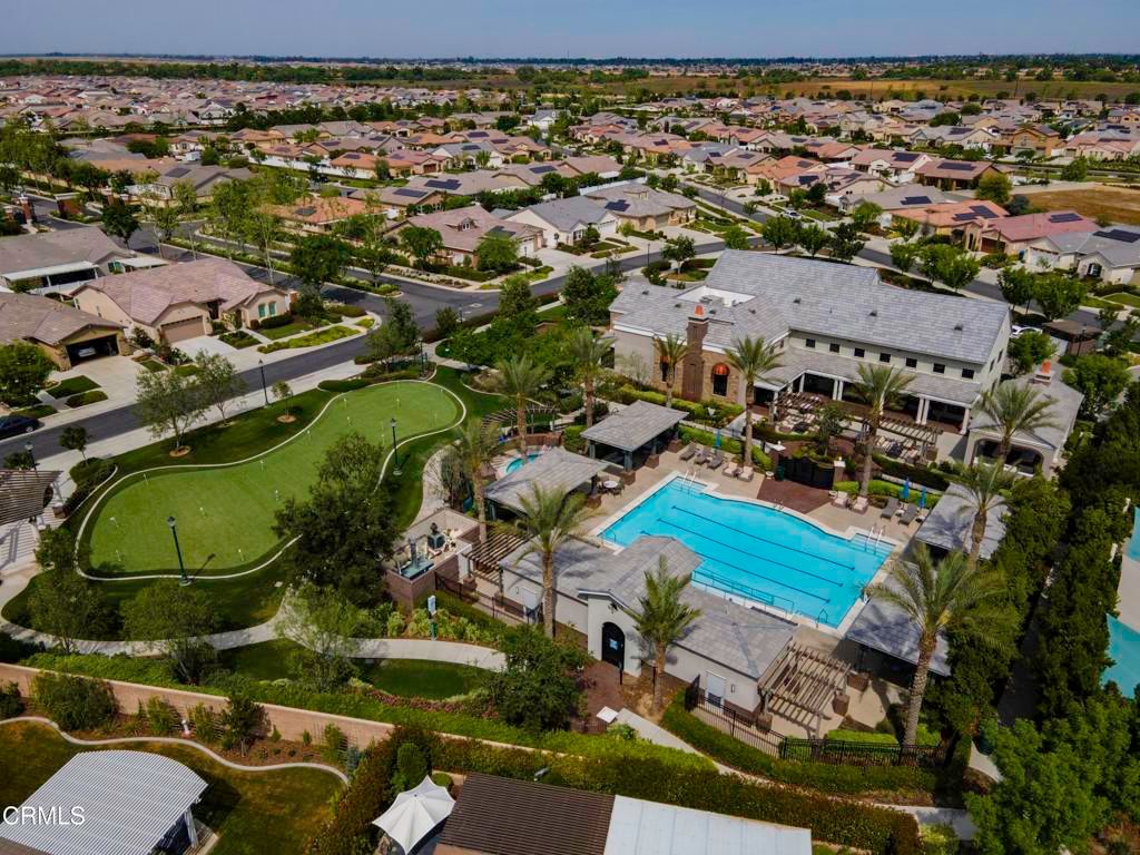 Image 3 of property listing at 14109 Harborough Drive, Bakersfield, CA 93311