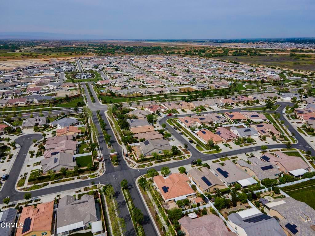 Image 33 of property listing at 14109 Harborough Drive, Bakersfield, CA 93311