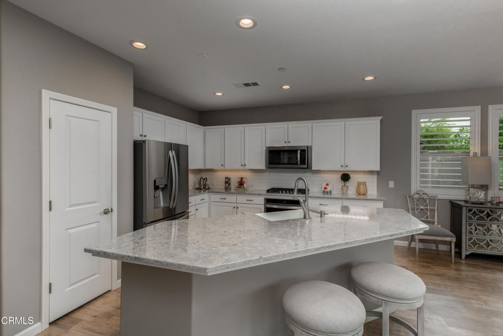 Image 5 of property listing at 14109 Harborough Drive, Bakersfield, CA 93311