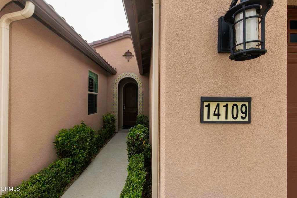 Image 8 of property listing at 14109 Harborough Drive, Bakersfield, CA 93311