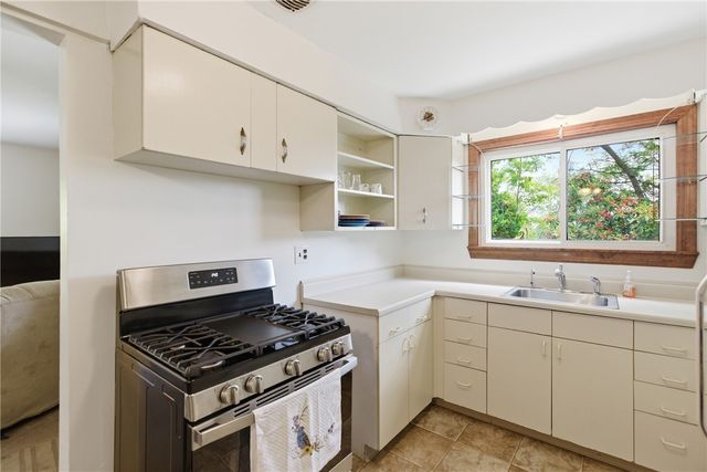 76 Anchor Drive, South Strabane, PA 15301