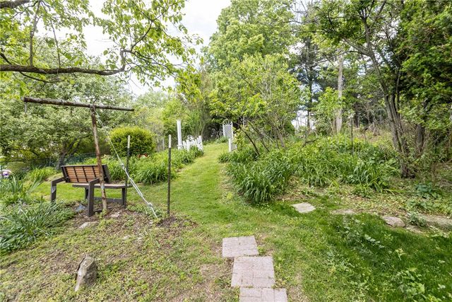 76 Anchor Drive, South Strabane, PA 15301