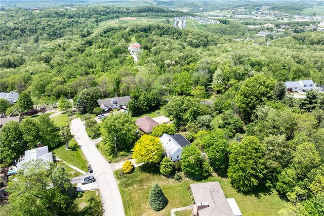 76 Anchor Drive, South Strabane, PA 15301
