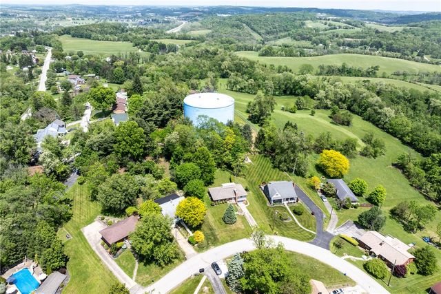 76 Anchor Drive, South Strabane, PA 15301