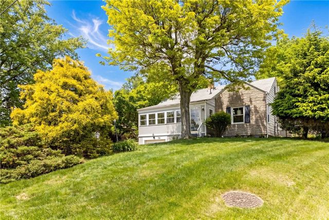 76 Anchor Drive, South Strabane, PA 15301