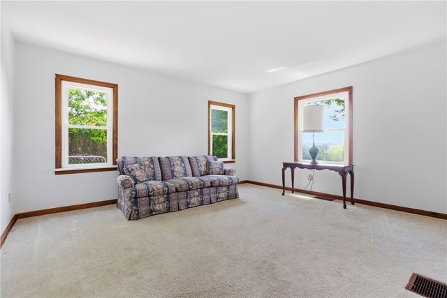 76 Anchor Drive, South Strabane, PA 15301