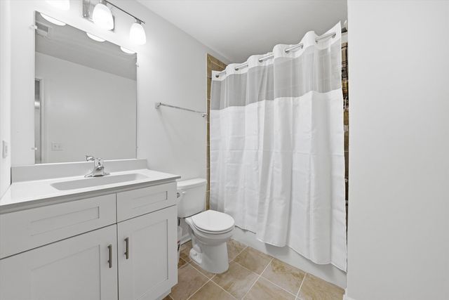 1010 Regent Drive, Matteson, IL 60443