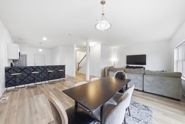 1010 Regent Drive, Matteson, IL 60443