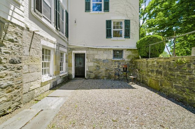 1 Oakland Avenue, Chester, NY 10918