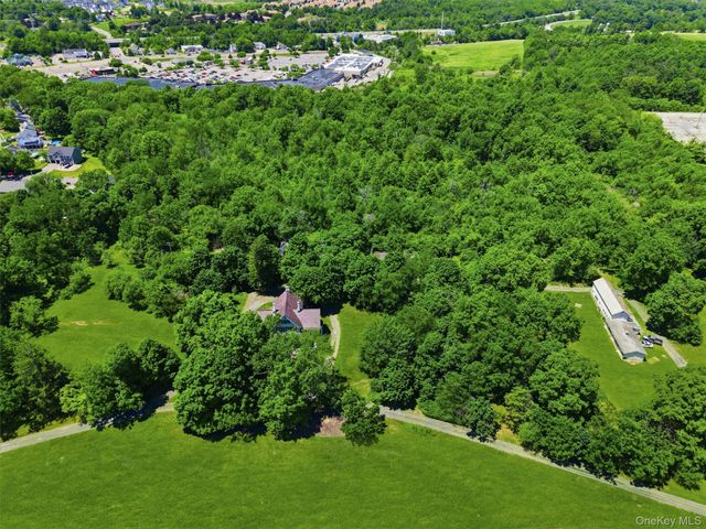1 Oakland Avenue, Chester, NY 10918