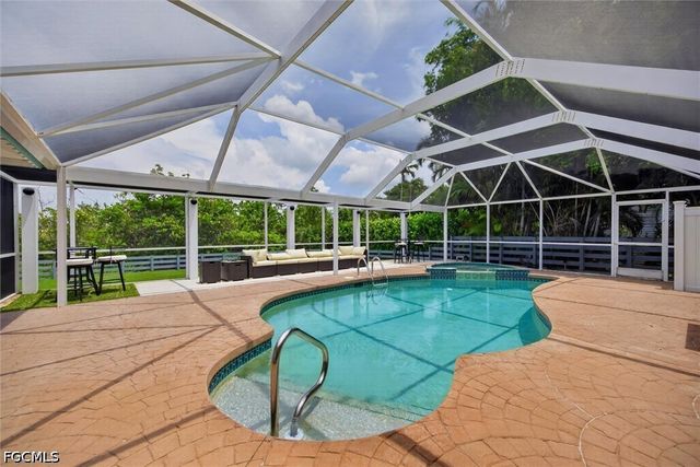 1477 Albatross RD, Sanibel, FL 33957