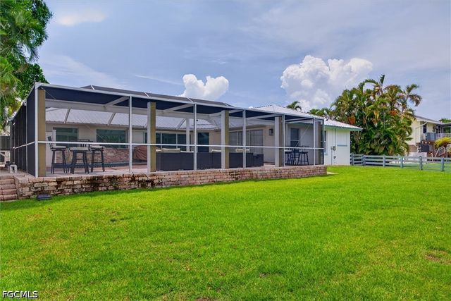 1477 Albatross RD, Sanibel, FL 33957