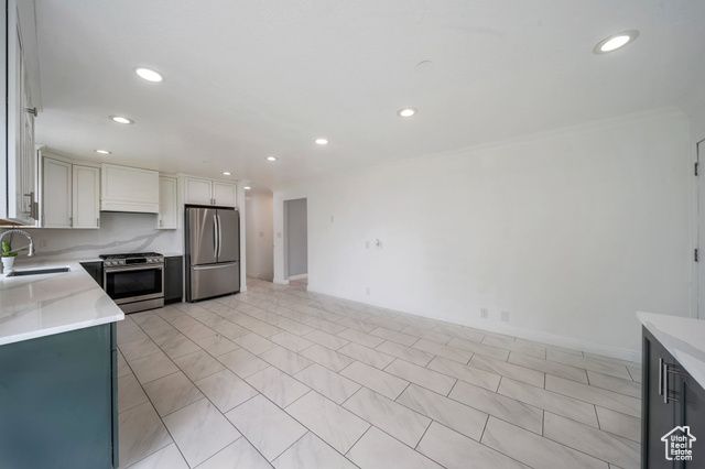 665 E HOWARD DR, Sandy, UT 84070