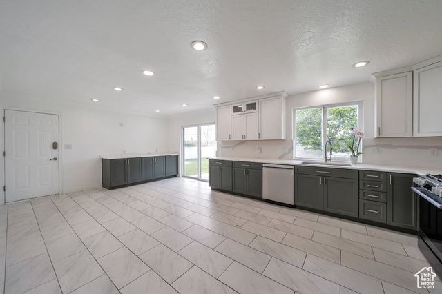 665 E HOWARD DR, Sandy, UT 84070