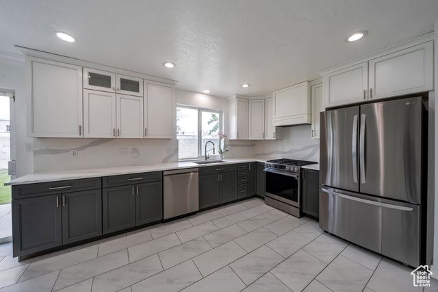 665 E HOWARD DR, Sandy, UT 84070