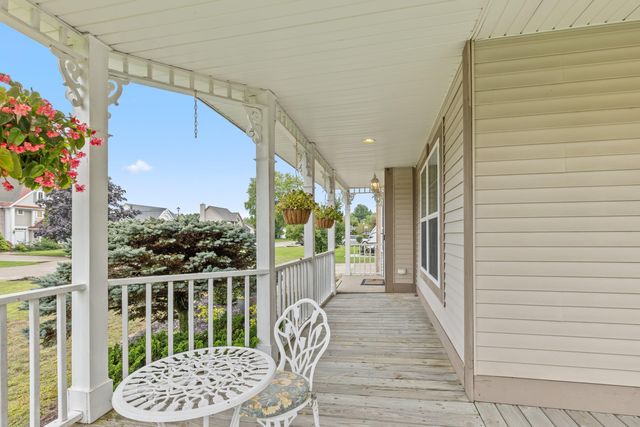 1106 Brookway Court, Norton Shores, MI 49441