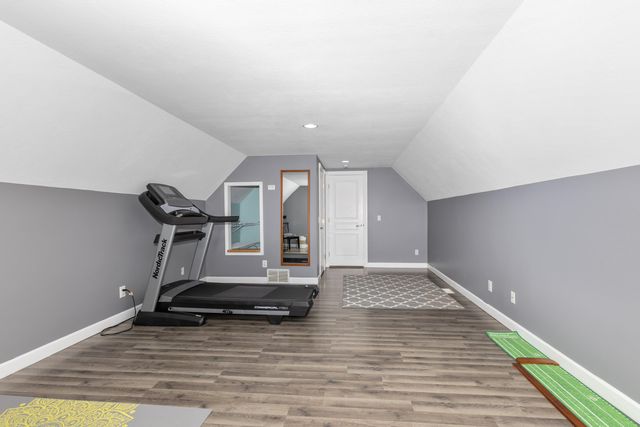1106 Brookway Court, Norton Shores, MI 49441