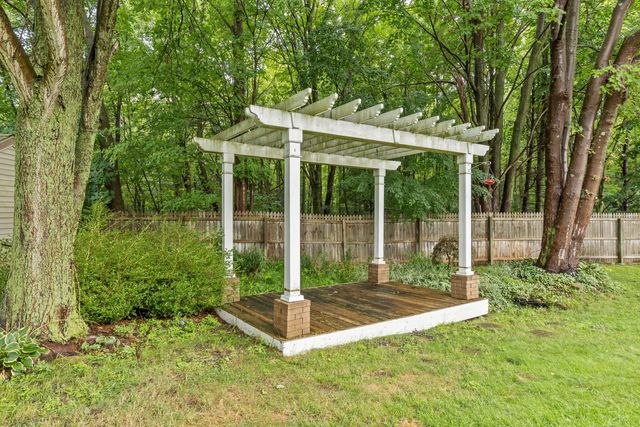 1106 Brookway Court, Norton Shores, MI 49441