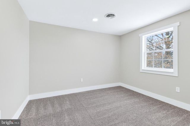 2639 SHUMAKER RD, Manheim, PA 17545