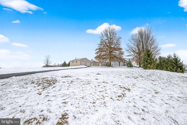 2639 SHUMAKER RD, Manheim, PA 17545