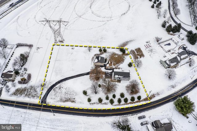 2639 SHUMAKER RD, Manheim, PA 17545