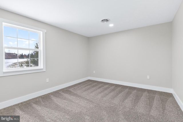 2639 SHUMAKER RD, Manheim, PA 17545