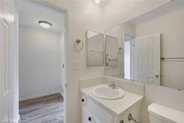 16721 Bartlett 3, Huntington Beach, CA 92647