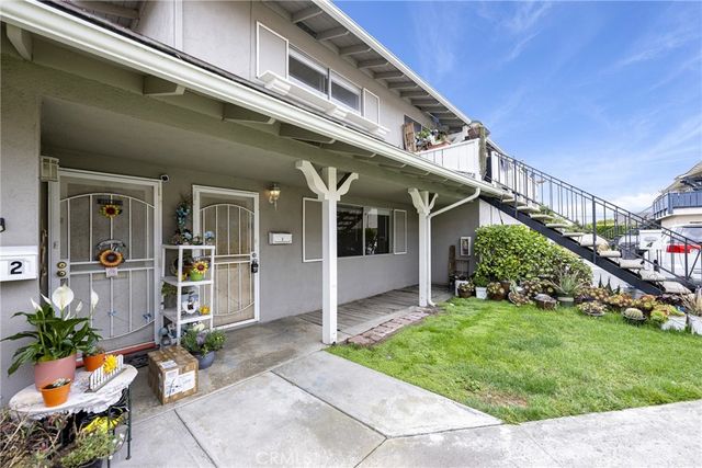 16721 Bartlett 3, Huntington Beach, CA 92647
