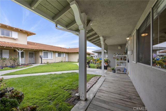 16721 Bartlett 3, Huntington Beach, CA 92647