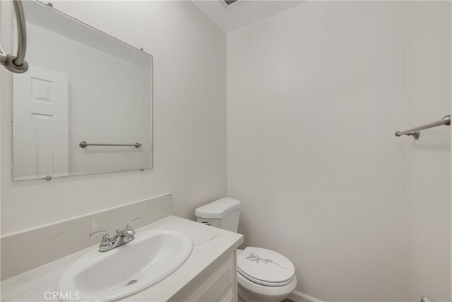 16721 Bartlett 3, Huntington Beach, CA 92647