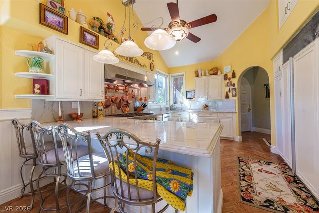 8215 Round Hills Circle, Las Vegas, NV 89113