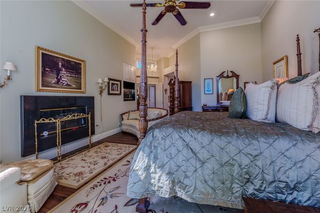 8215 Round Hills Circle, Las Vegas, NV 89113