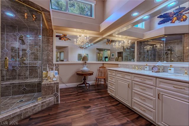 8215 Round Hills Circle, Las Vegas, NV 89113