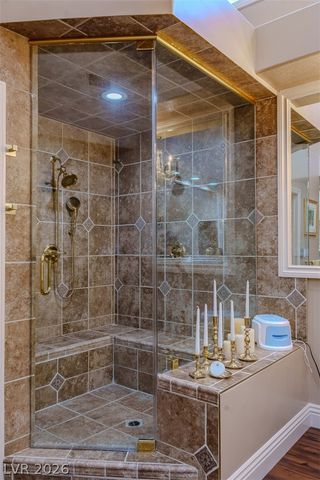 8215 Round Hills Circle, Las Vegas, NV 89113