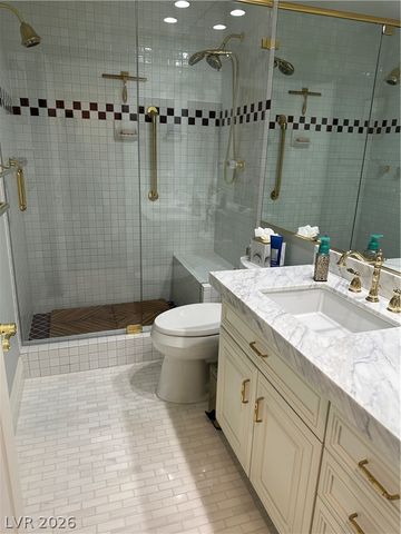 8215 Round Hills Circle, Las Vegas, NV 89113