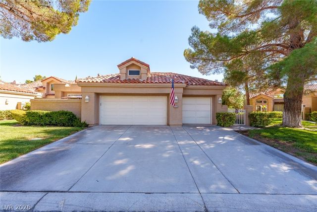 8215 Round Hills Circle, Las Vegas, NV 89113