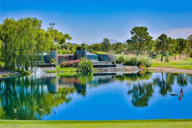 8215 Round Hills Circle, Las Vegas, NV 89113