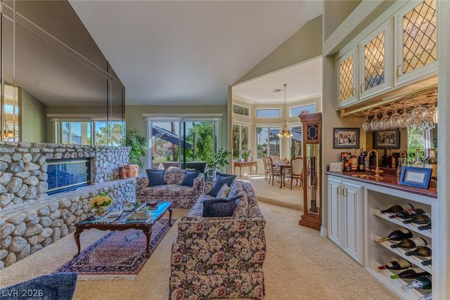 8215 Round Hills Circle, Las Vegas, NV 89113